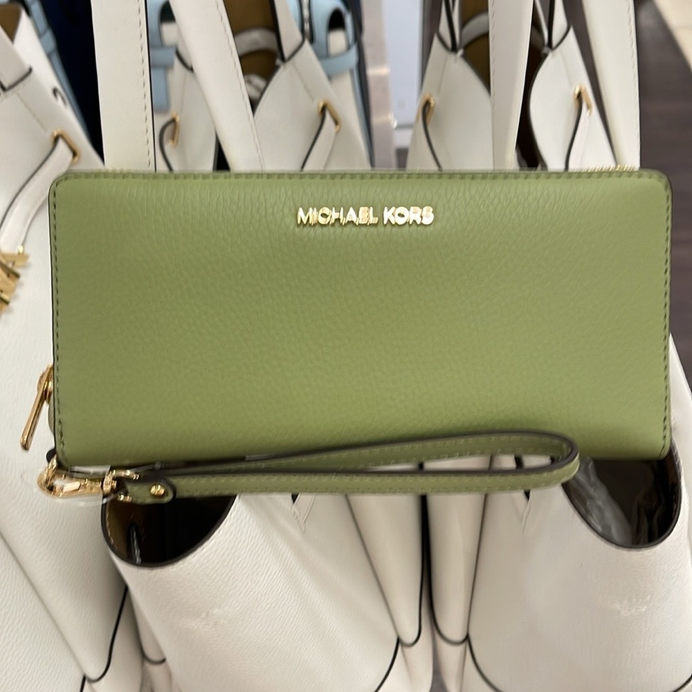 MICHAEL KORS
Leather Continental Wristlet Phone Case Wallet 
Light Sage
NWT
